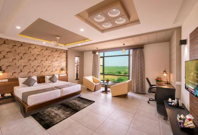 בית מלון כפרי Lords Eco Inn Morbi