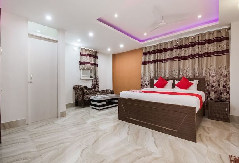 호텔 Mega Royal By Oyo Rooms