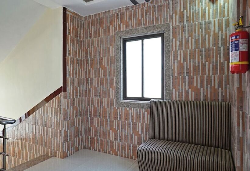 Hotelli Orient Bay Inn By Oyo Rooms