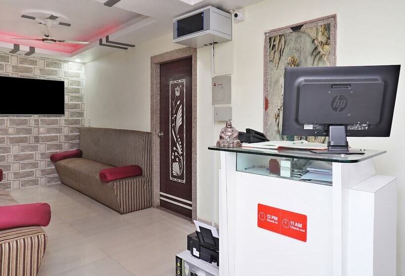 Hotelli Orient Bay Inn By Oyo Rooms