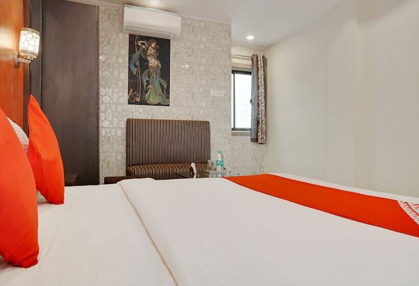 Hotelli Orient Bay Inn By Oyo Rooms