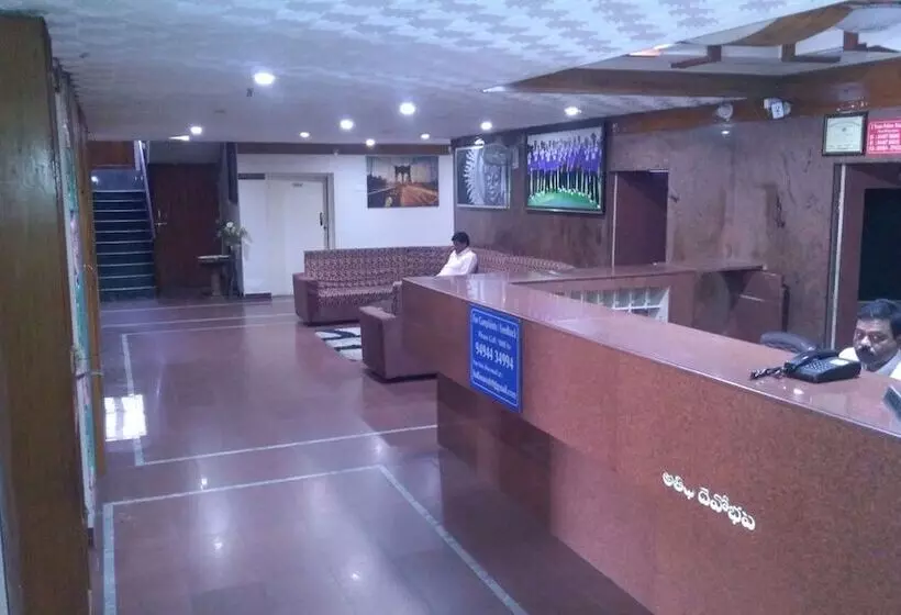 Hotelli Iroomz Sapthagiri Balla