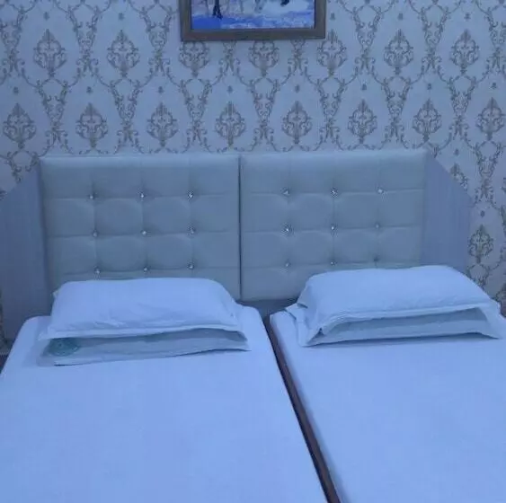Hotelli Iroomz Sapthagiri Balla