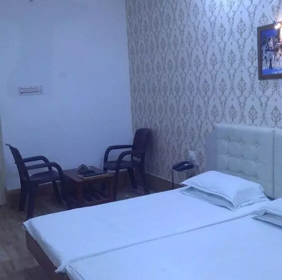 Hotelli Iroomz Sapthagiri Balla