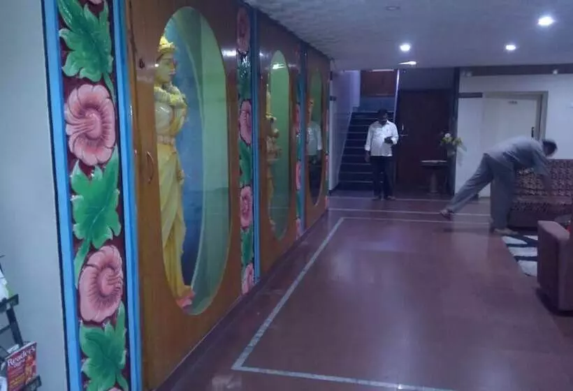 Hotelli Iroomz Sapthagiri Balla