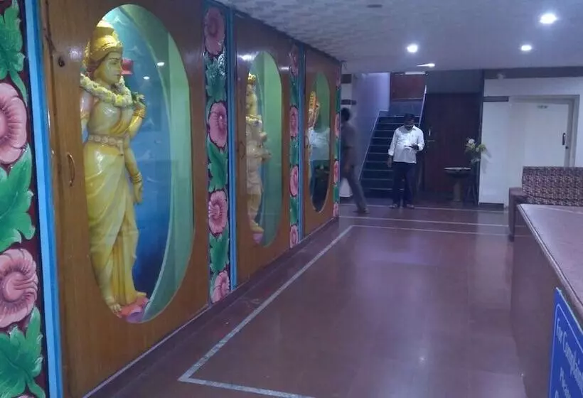 Hotelli Iroomz Sapthagiri Balla