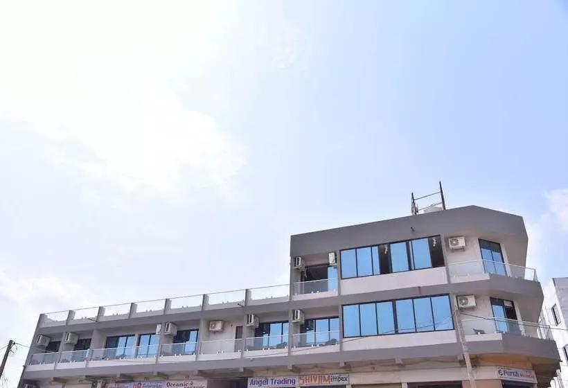 Hotel Savera Inn