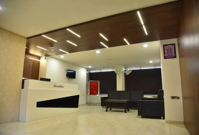 Hotel Savera Inn