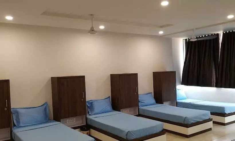 Hotel Savera Inn