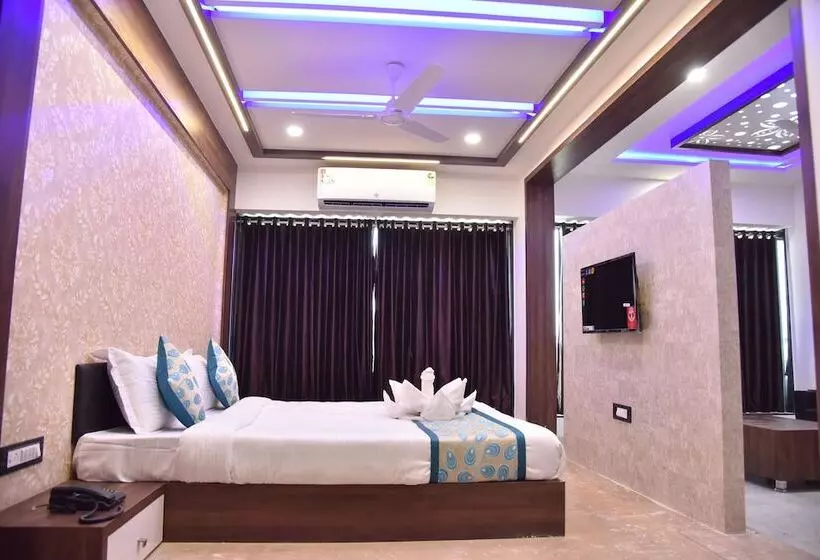 Hotel Savera Inn