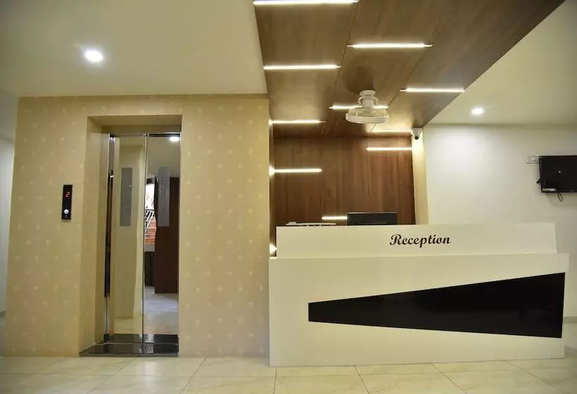 Hotel Savera Inn