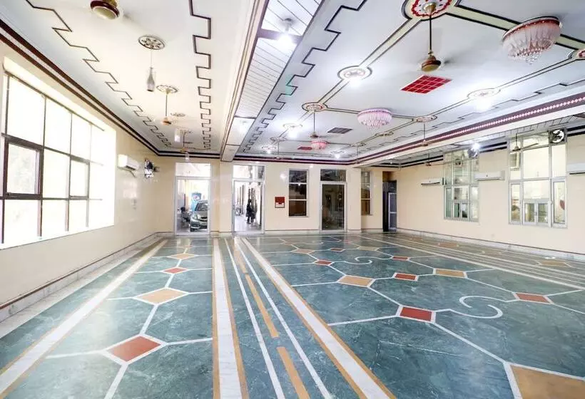 ホテル Shahi Mahal By Oyo Rooms
