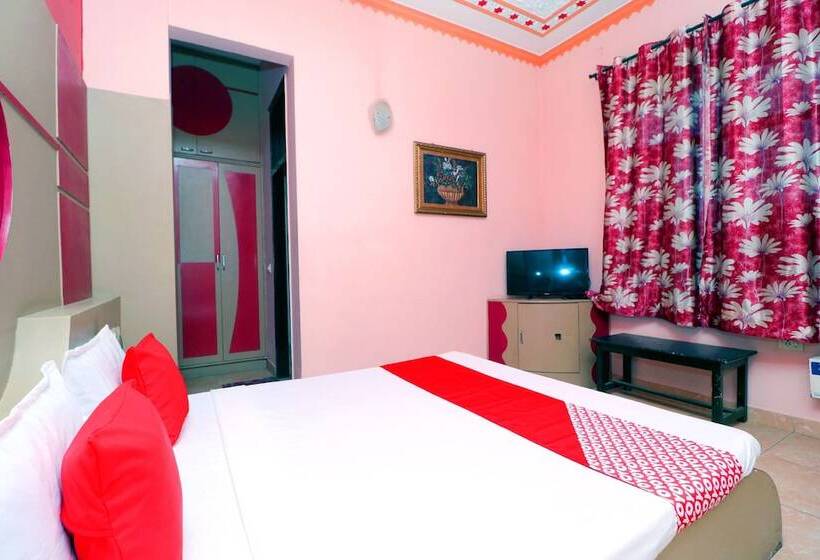Отель Shahi Mahal By Oyo Rooms