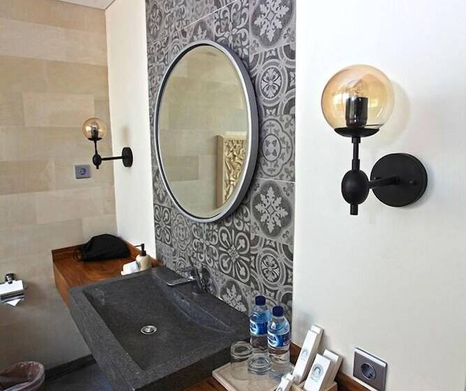 膳宿费 Elite Cassia