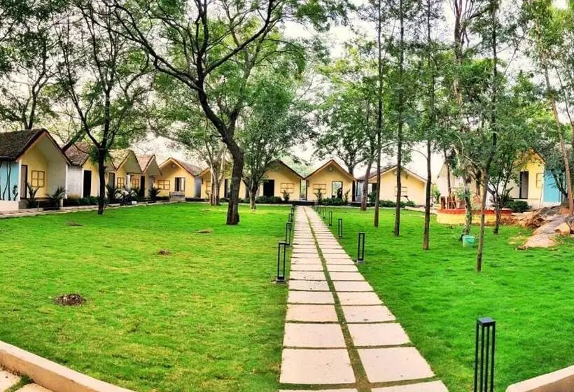 Aamiaismajoitus (B&B) Aranya Resort By Mrugavani