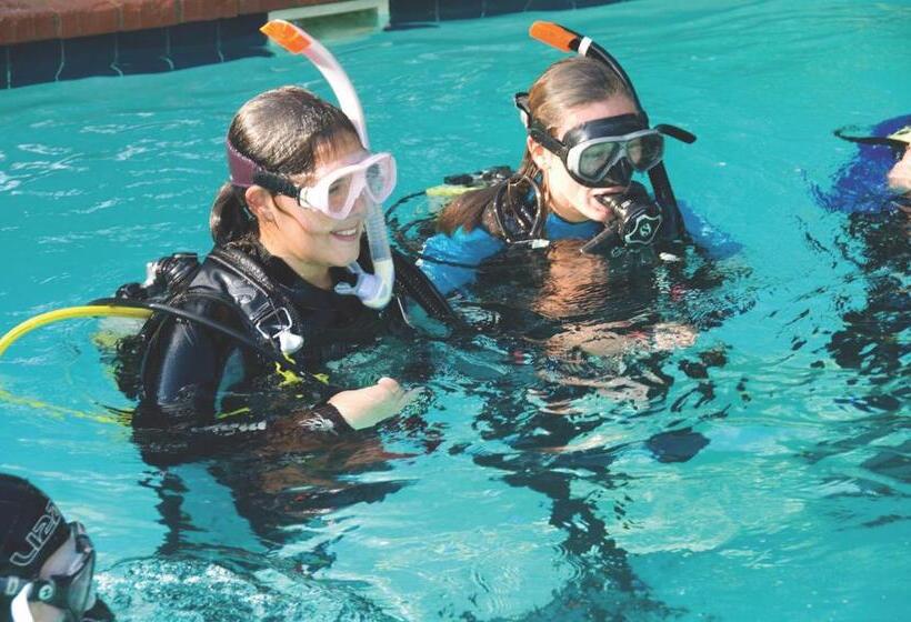 فندق Coral Divers