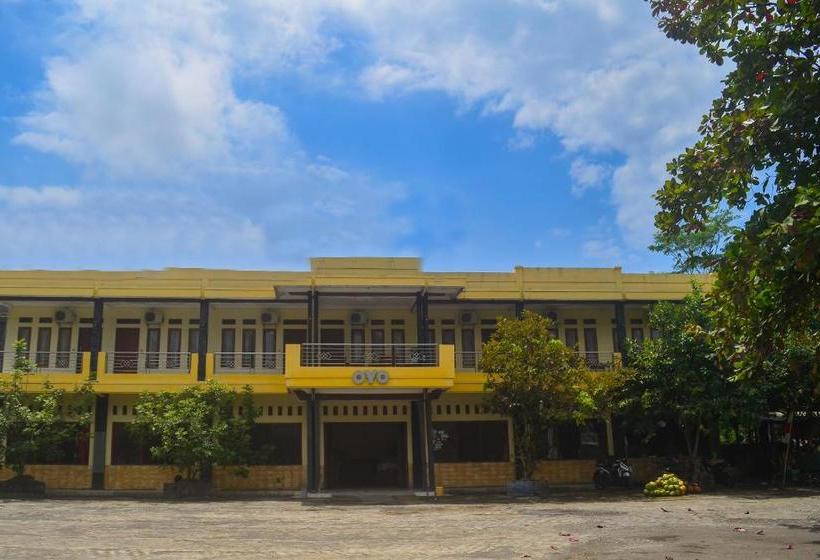 בית מלון כפרי Oyo 812  Tirta Bahari