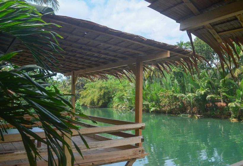 בית מלון כפרי Oyo 812  Tirta Bahari