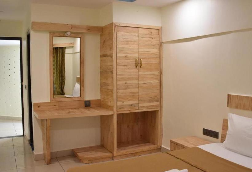 모텔 Riverside Inn