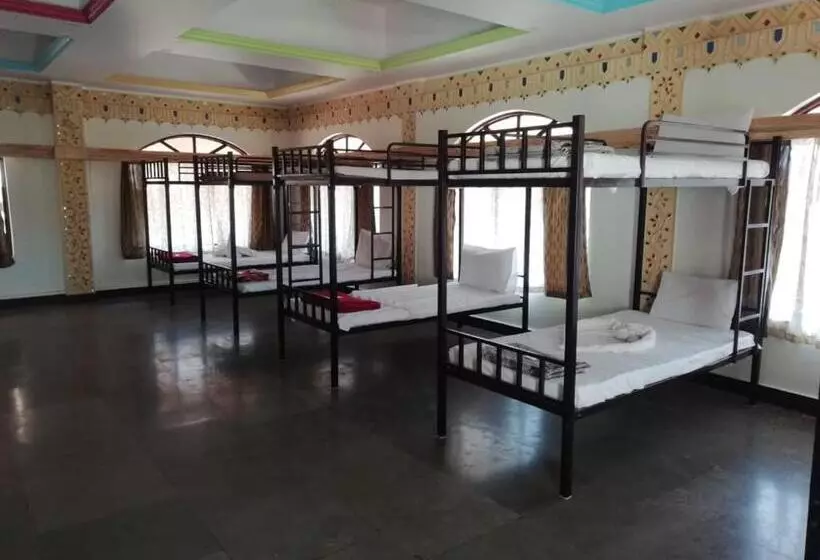 Motelli Riverside Inn