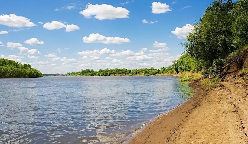 모텔 Riverside Inn