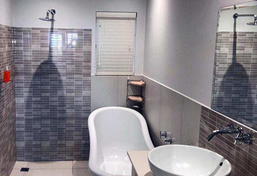 ペンション Oyster Bay Lodge