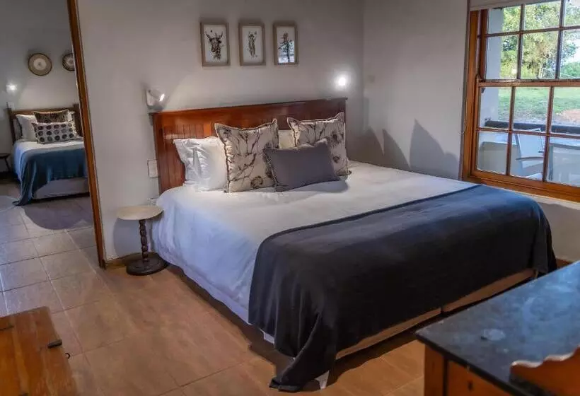 Majatalo Oyster Bay Lodge