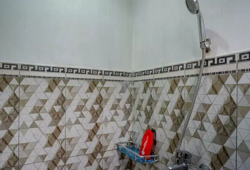 ペンション Reddoorz @ Gerbang Dieng Plateau Area