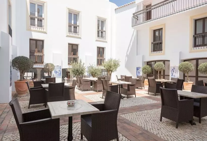 Отель Carvoeiro Plaza