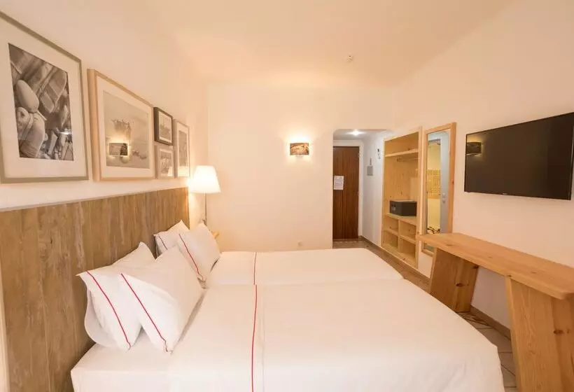 Отель Carvoeiro Plaza