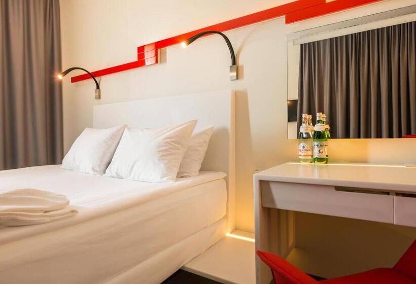 هتل Holiday Inn Vilnius, An Ihg