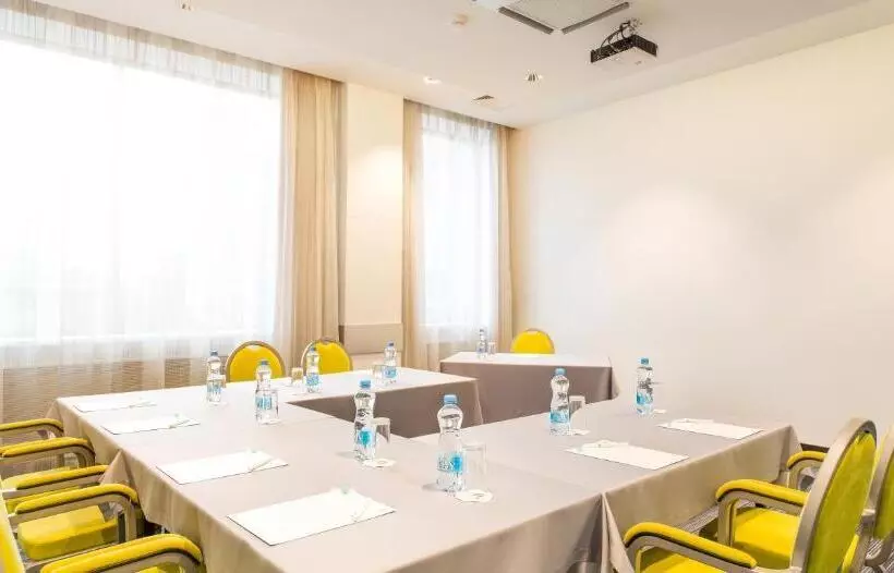 ホテル Holiday Inn Vilnius, An Ihg