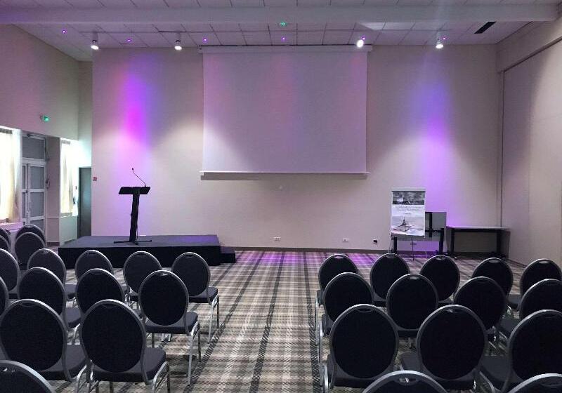 בית מלון כפרי Mercure Orleans Portes De Sologne