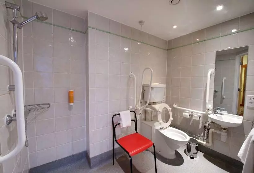 Waterloo Hub Hotel & Suites