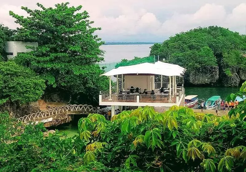 Hotelli Razote Travel Lodge