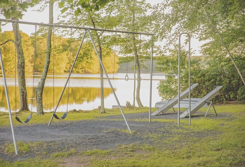 Mountain Springs Lake Resort