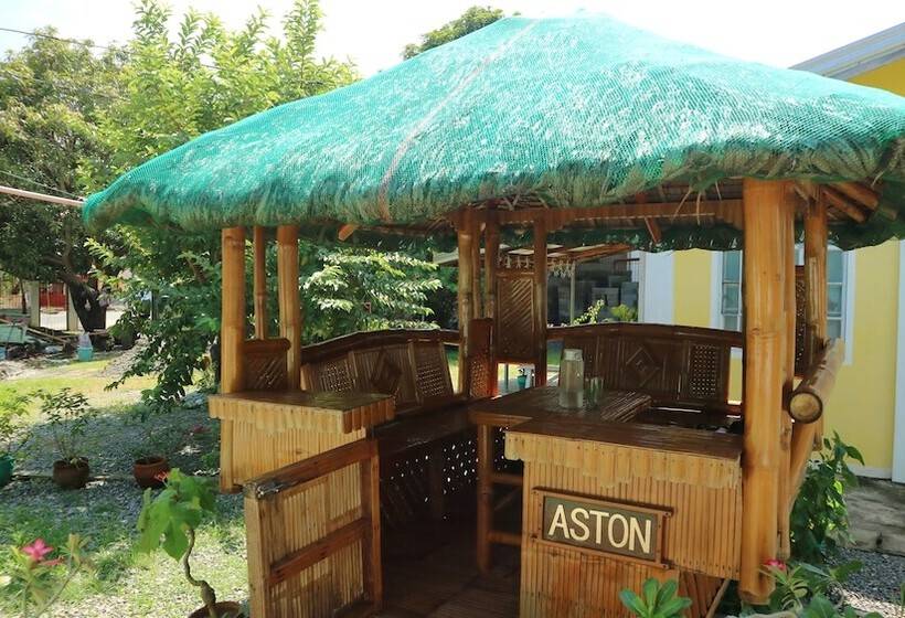 פנסיון Gomeson Villas