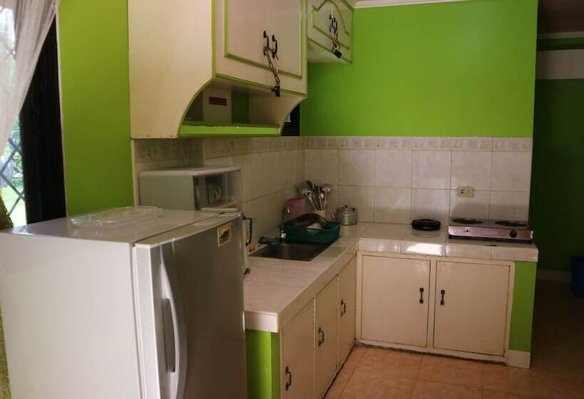 פנסיון Gomeson Villas