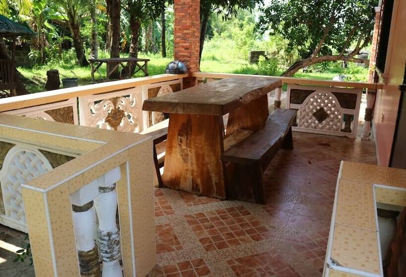 פנסיון Gomeson Villas