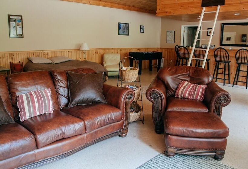 Wellnesste Lodge And Cabin Rentals