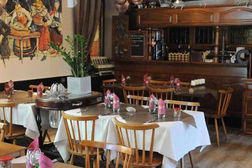 ホテル A La Maison Rouge Hôtel & Restaurant