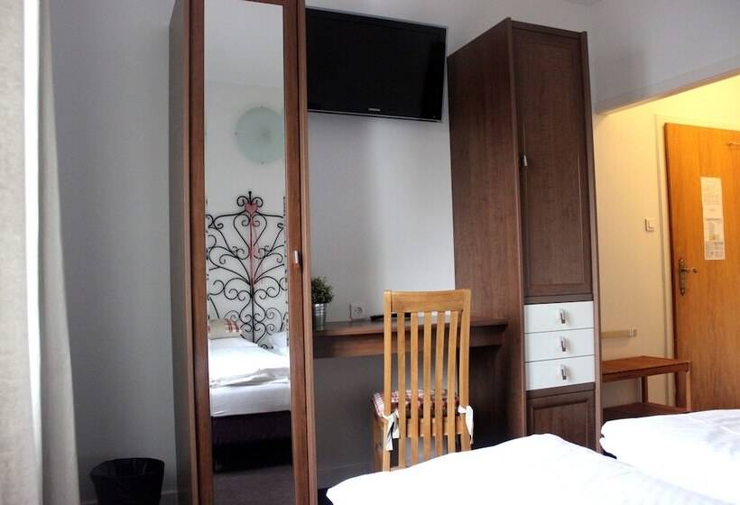 ホテル A La Maison Rouge Hôtel & Restaurant