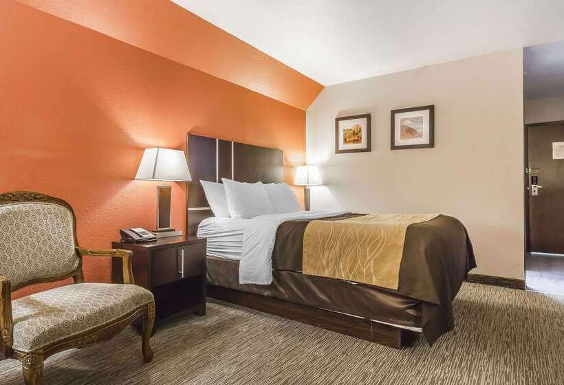 בית מלון כפרי Comfort Inn & Suites