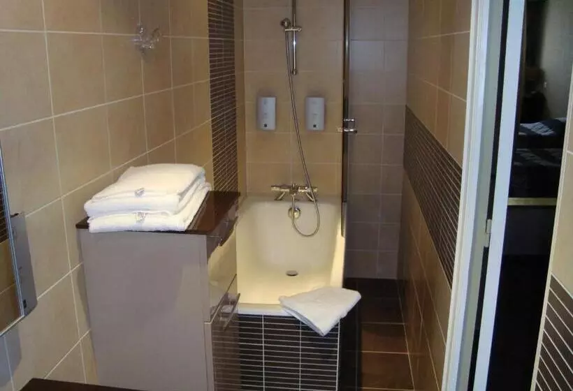 فندق Hôtel De La Croix D Or