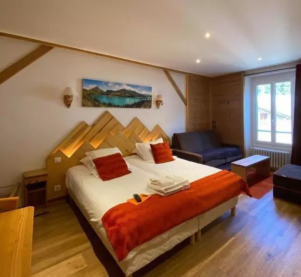 Отель Hôtel Du Grand Mont