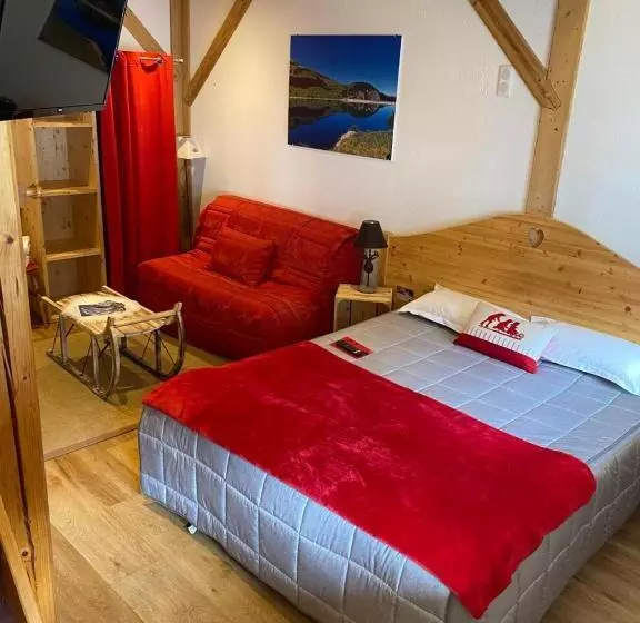 Отель Hôtel Du Grand Mont