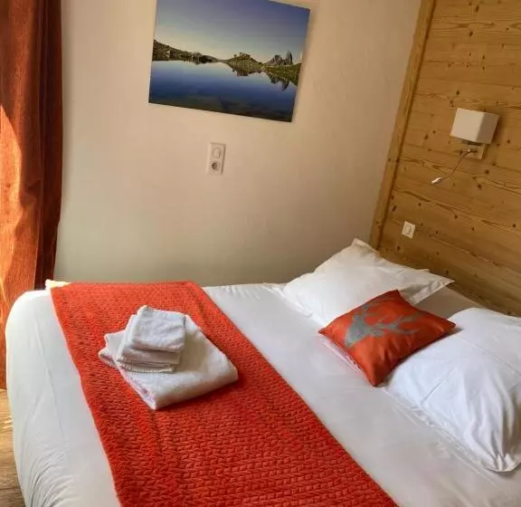 Отель Hôtel Du Grand Mont