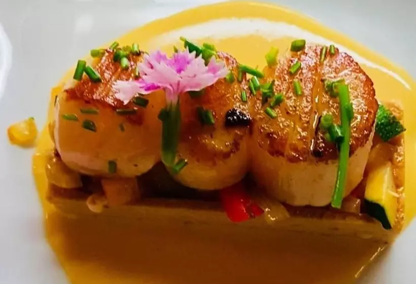 ホテル Hôtel Restaurant La Chartreuse Logis De France