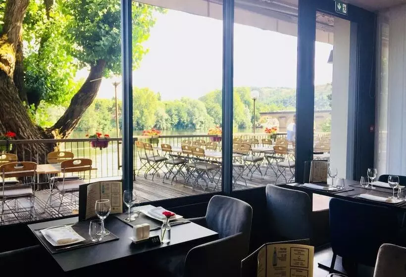 ホテル Hôtel Restaurant La Chartreuse Logis De France