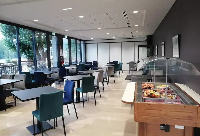 ホテル Hôtel Restaurant La Chartreuse Logis De France